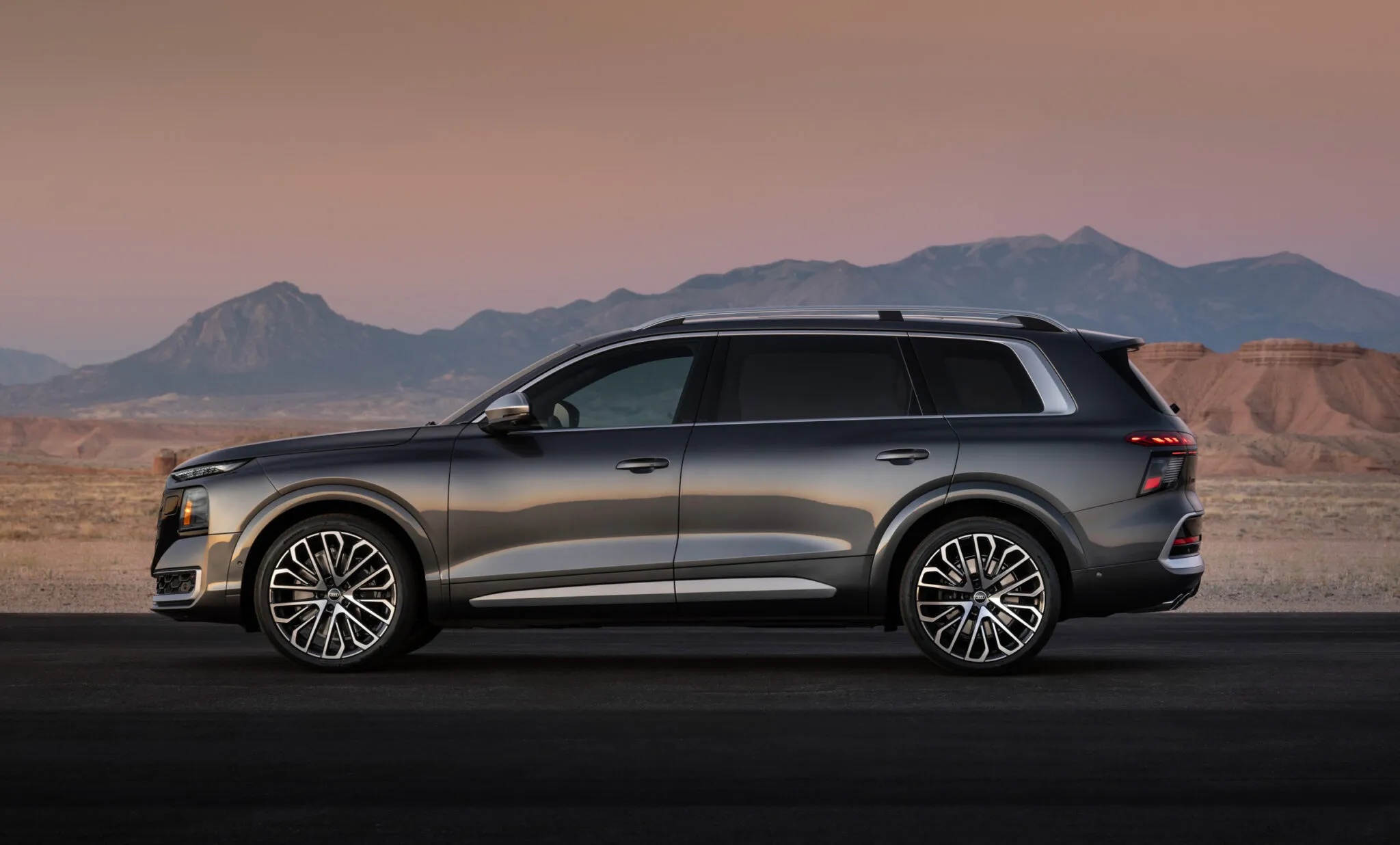 2027 Audi S Q9 Debut 00024 2048X1236