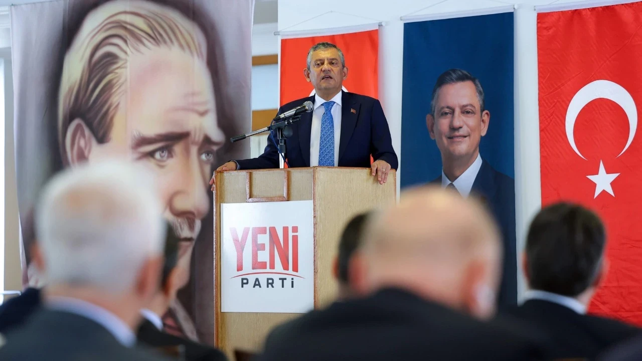 YENİ Parti'de yeni model