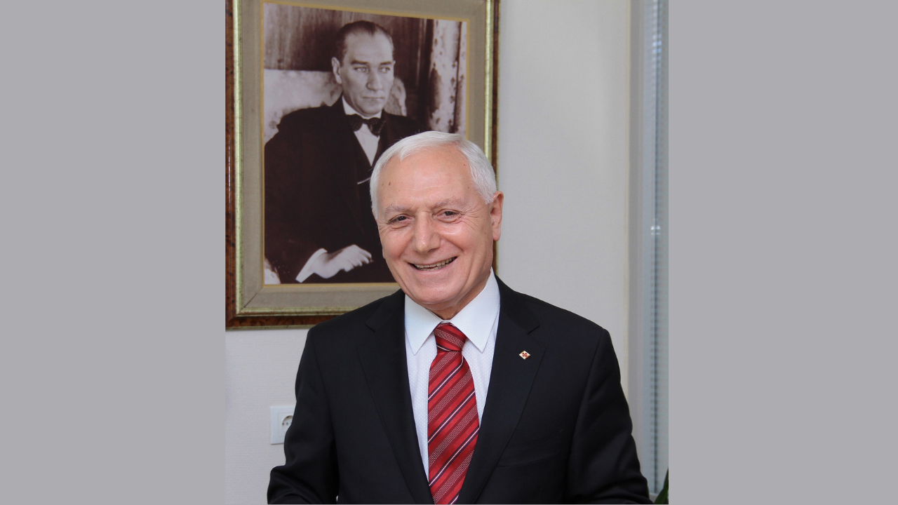 Prof. Dr. Haberal'dan 30 Ağustos mesajı: Esarete karşı cesaretin, umutsuzluğa karşı direncin zaferidir