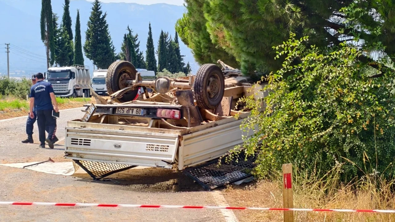 Aydinda Devrilen Kamyonetteki 3 Kisi Oldu Lgx4