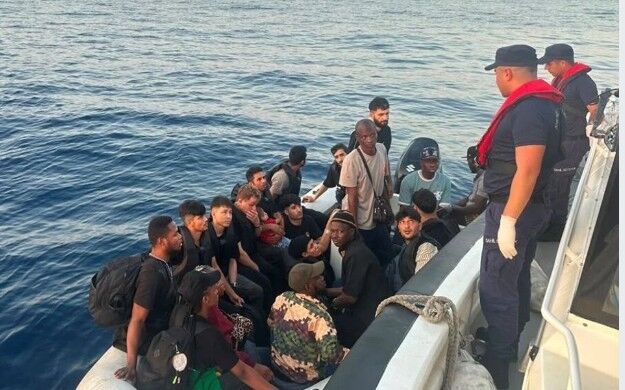 İzmir açıklarında göçmen operasyonu