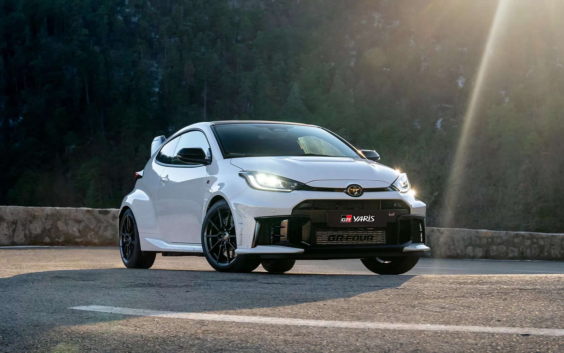 G R Yaris 9264X5809Px