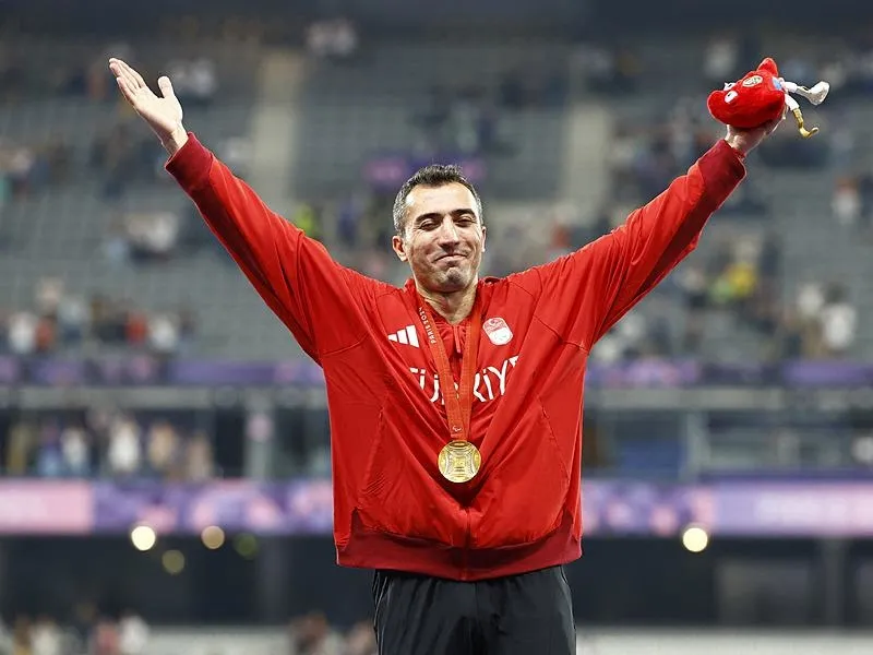 0X0 Milli Atlet Serkan Yildirimin Altin Madalyasi Geri Alindi Tmpk Sporcumuzun Hakkini Sonuna Kadar Arayacagiz 1725407821922