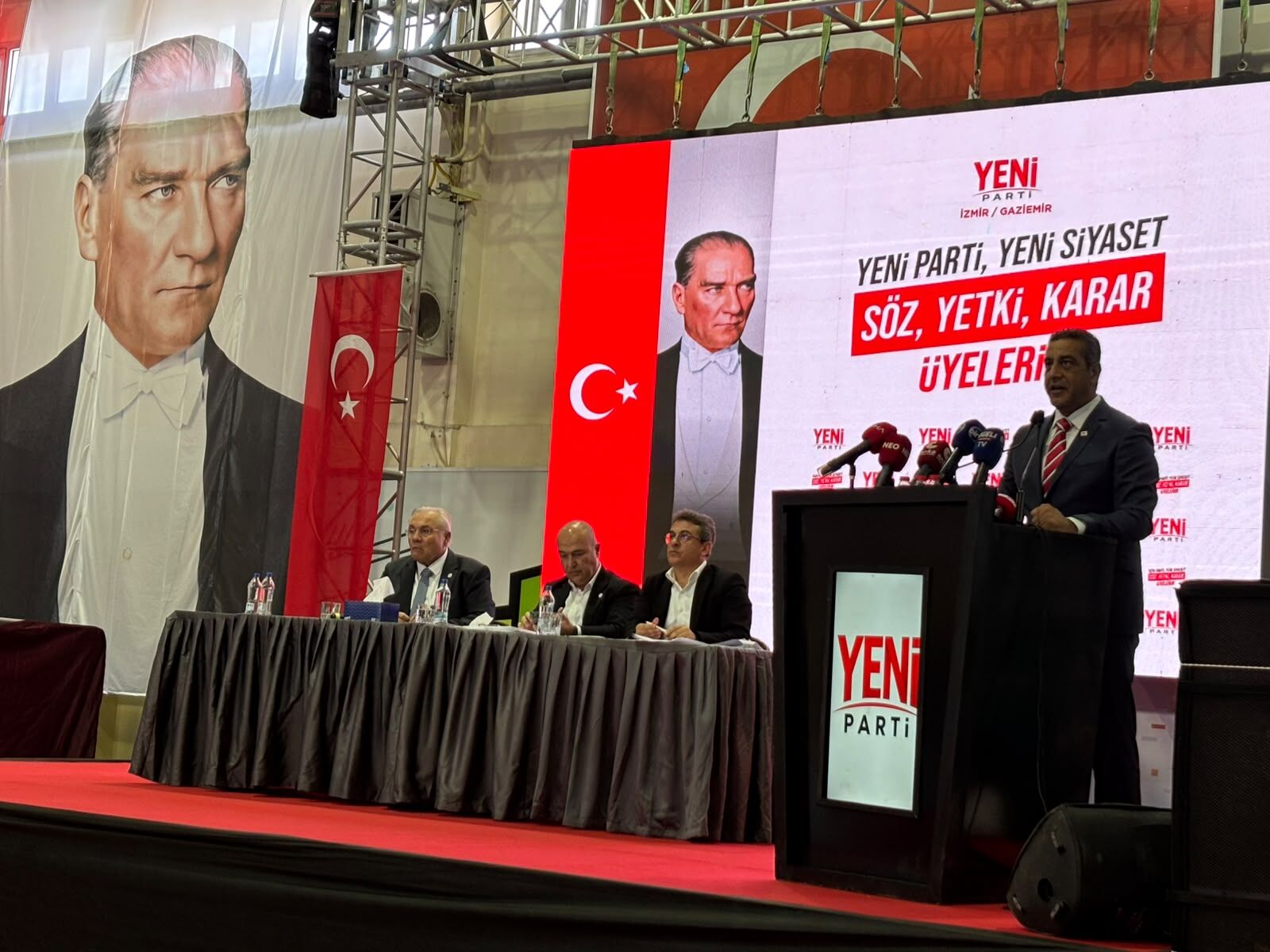 YENİ Parti Gaziemir’de ön seçim heyecanı: Şırlancı ve Yılmaz yarışıyor
