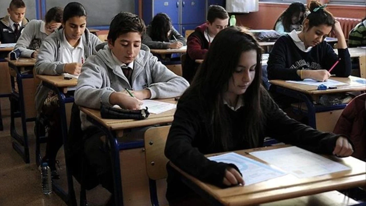 Bazi Okullarda Ders Suresi 30 Dakikaya Inecek Mebden Yeni Duzenleme Dpzm