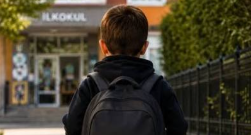 Öğrencinin çantasında silah!