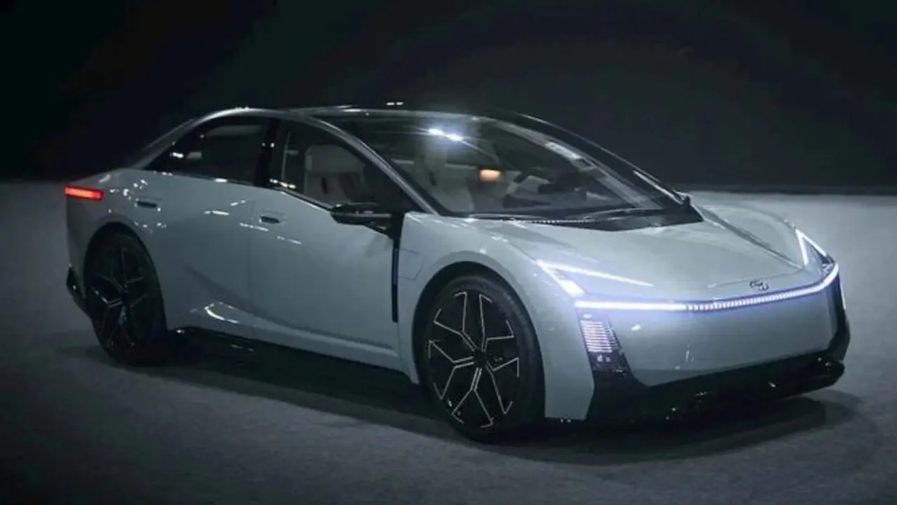 Elektrikli Yeni Toyota Corolla 2027 (2)