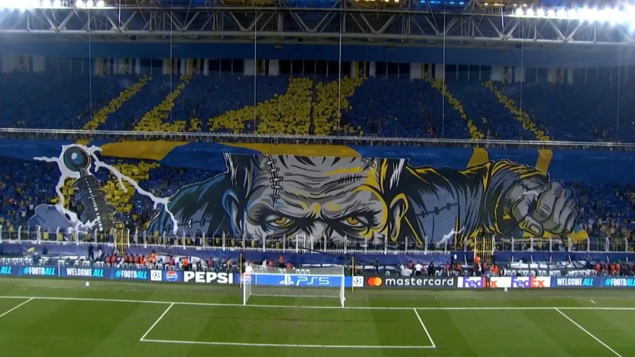 Fenerbahçe’den olay pankart