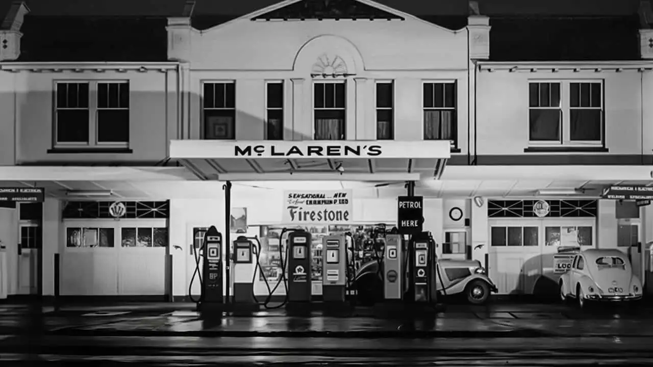 Mclaren Service Station