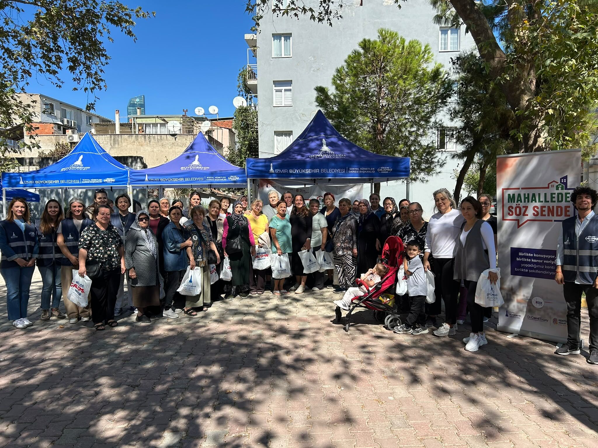 İzmir'de Mahallede Söz Sende: 191 yurttaşın talepleri dinlendi