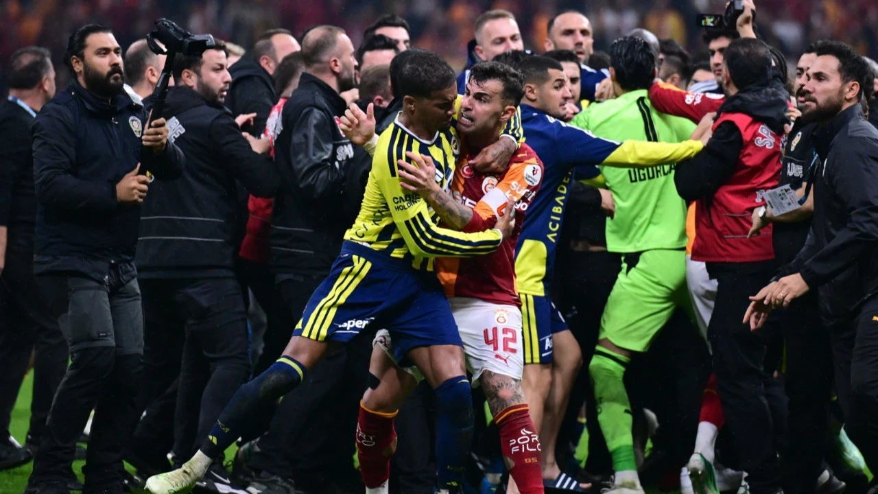Abdulkerim Bardakcidan Kavga Aciklamasi Gorursunuz Xcir
