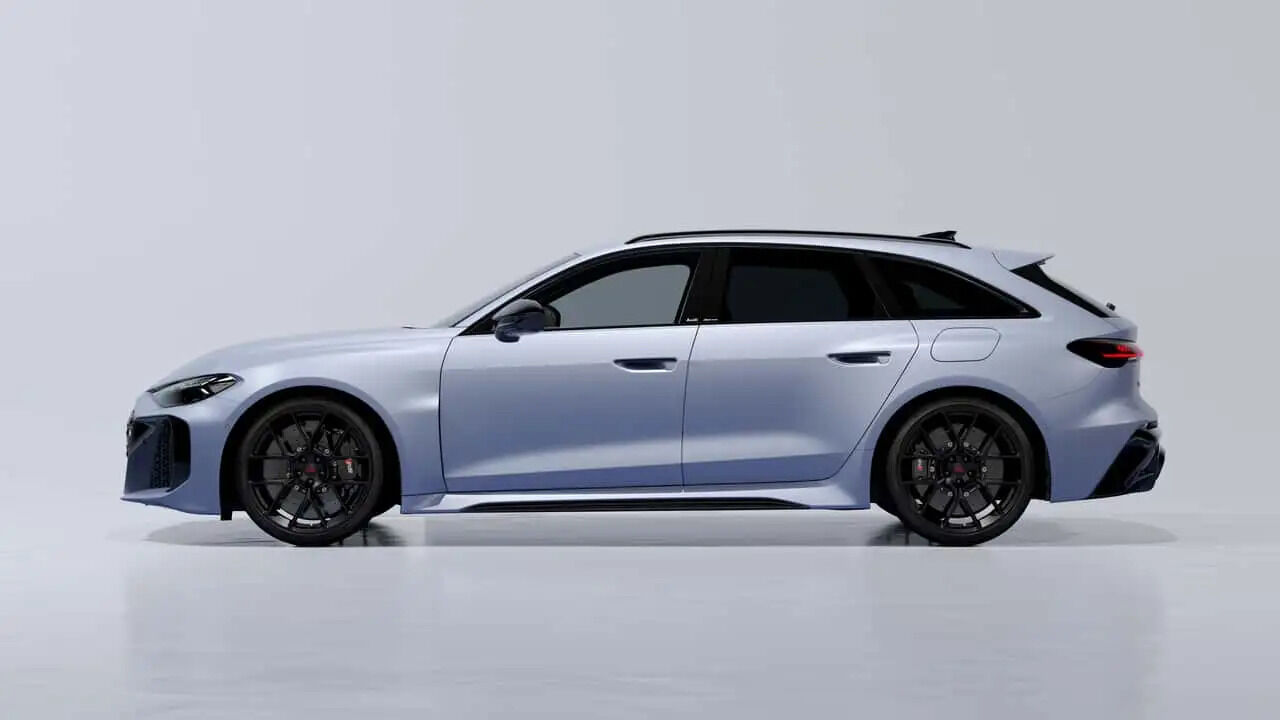 Audi Rs 5 Avant In R26 Formula 1 Car Special Livery Color (1)