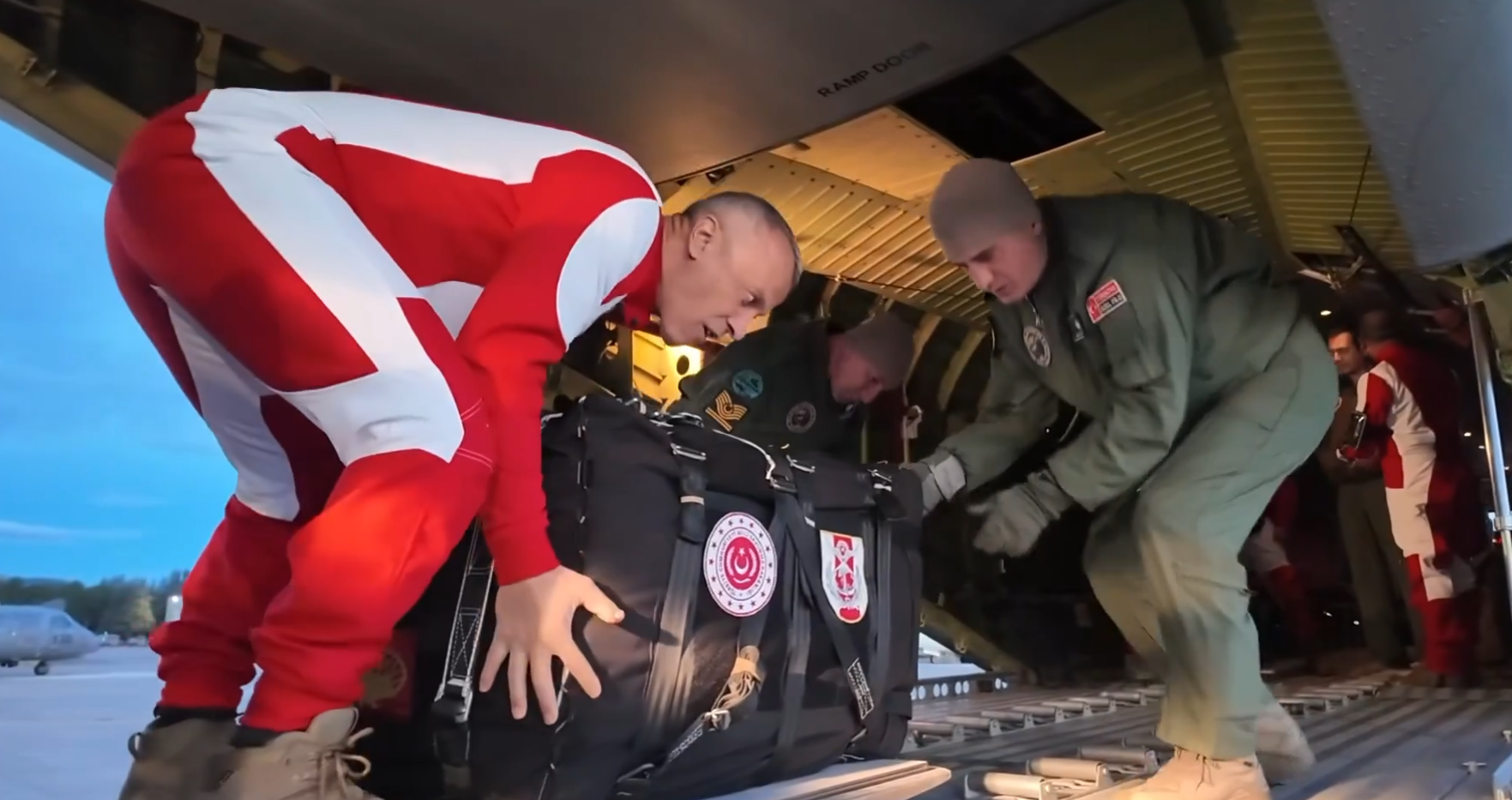 Göyüzünde Dev Türk Bayrağı (3)