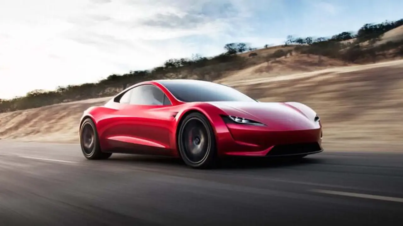 Kırmızı Tesla Roadster-1