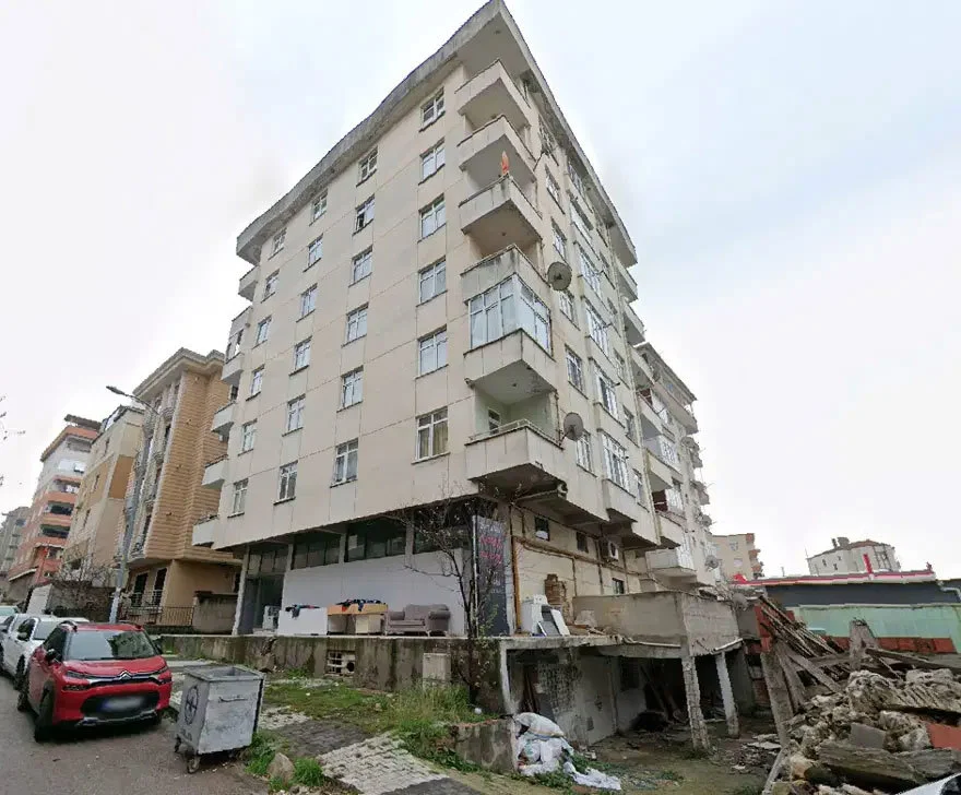 Maltepe De 7 Katli Binanin 3 Kati Coktu Valilik Ten Aciklama.jpg