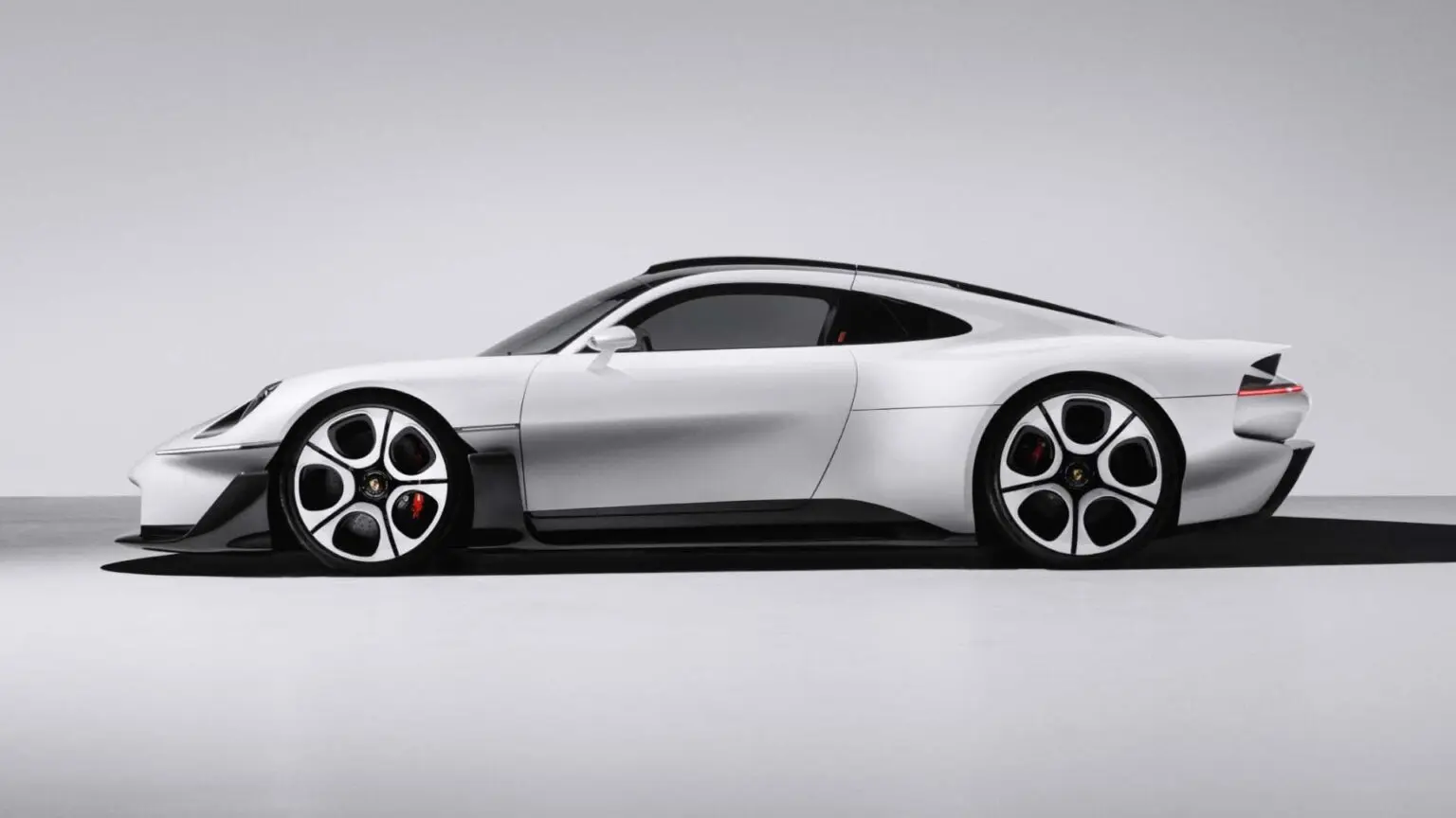 Porsche Mission S Yandan Görünüşü