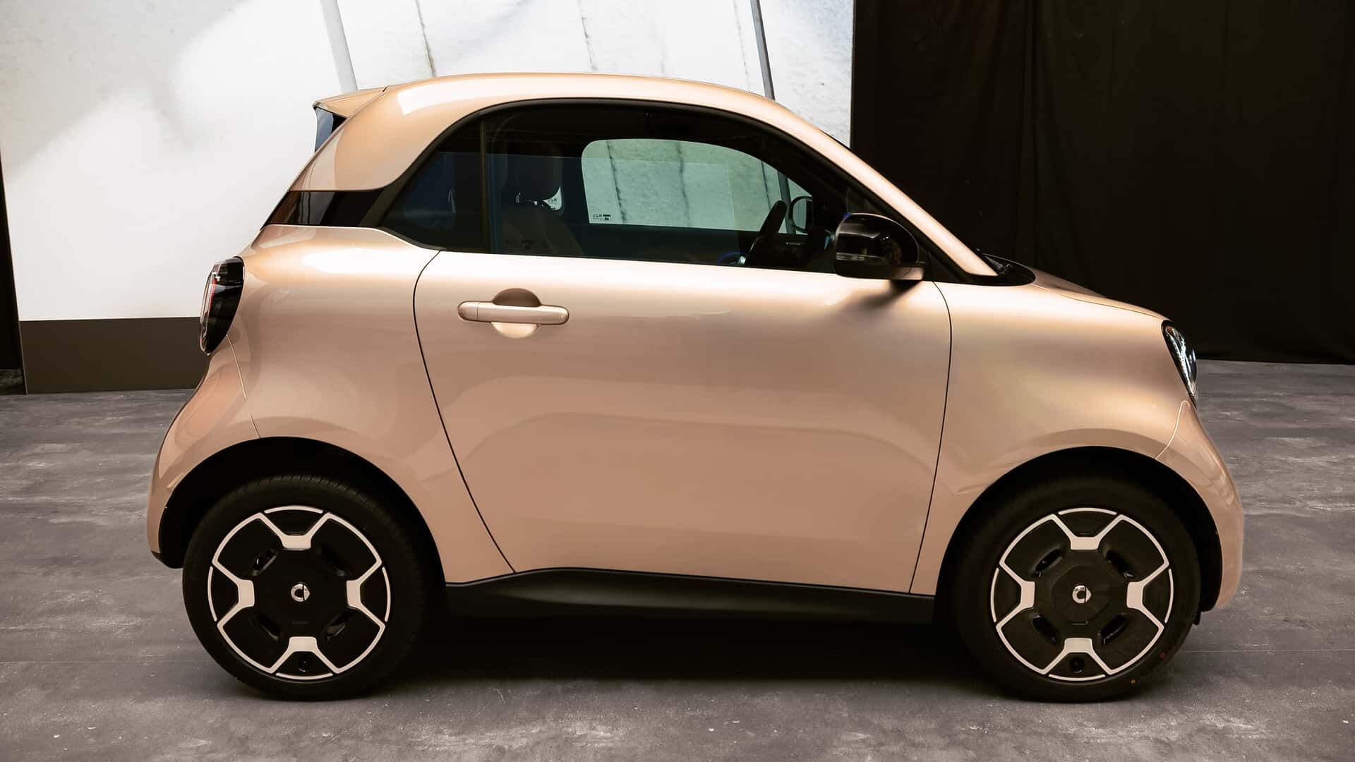 Smart 2 2026 Premium Platinum Gold Metallic (1)
