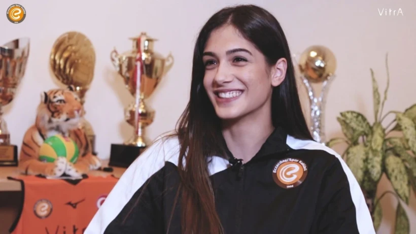 Yasemin Guveli Mhxa